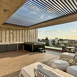 Malberry Park 102 - Modern With Shared Heated Pool, Sauna, Gym, Jacuzzi *