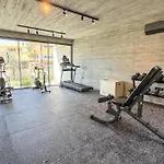 아파트 Malberry Park 102 - Modern With Shared Heated Pool, Sauna, Gym, Jacuzzi *