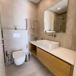 아파트 Malberry Park 102 - Modern With Shared Heated Pool, Sauna, Gym, Jacuzzi 파포스