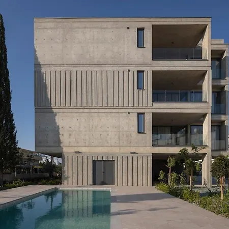 Malberry Park 102 - Modern 2 Bedroom With Pool, Gym, Jaccuzi Apartment *
