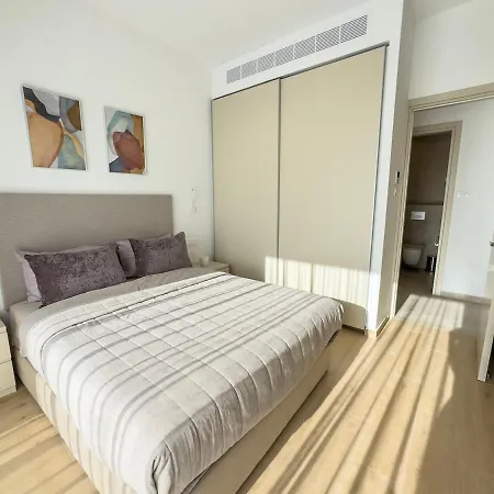 Malberry Park 102 - Modern With Shared Heated Pool, Sauna, Gym, Jacuzzi 公寓 Paphos