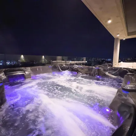 Malberry Park 102 - Modern With Shared Heated Pool, Sauna, Gym, Jacuzzi * Paphos