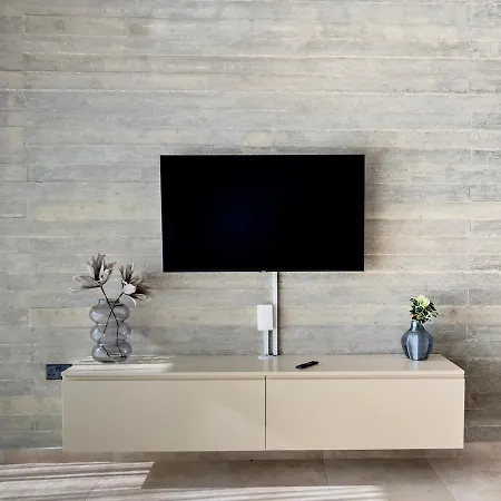 Malberry Park 102 - Modern With Shared Heated Pool, Sauna, Gym, Jacuzzi Apartament Pafos