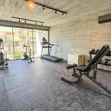 Apartament Malberry Park 102 - Modern With Shared Heated Pool, Sauna, Gym, Jacuzzi *