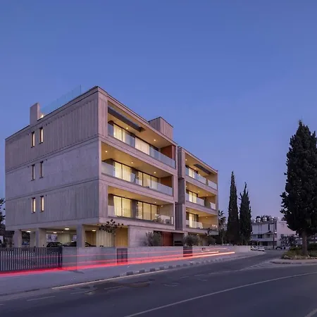 Malberry Park 102 - Modern With Shared Heated Pool, Sauna, Gym, Jacuzzi דירה פאפוס