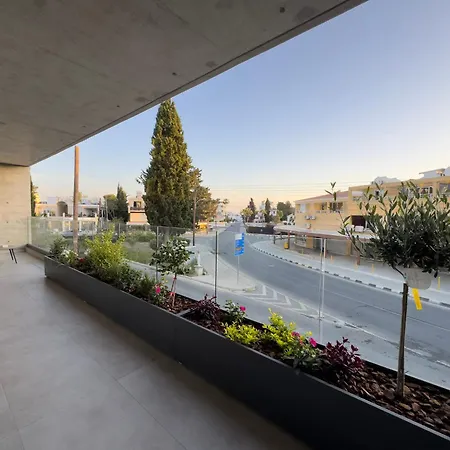 Malberry Park 102 - Modern With Shared Heated Pool, Sauna, Gym, Jacuzzi *