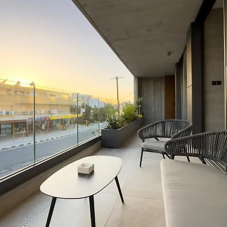 Malberry Park 102 - Modern With Shared Heated Pool, Sauna, Gym, Jacuzzi פאפוס