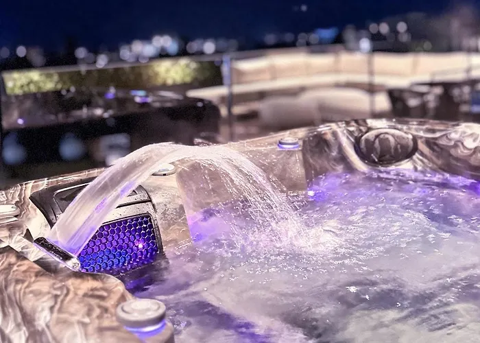 Apartmán Malberry Park 102 - Modern With Shared Heated Pool, Sauna, Gym, Jacuzzi *