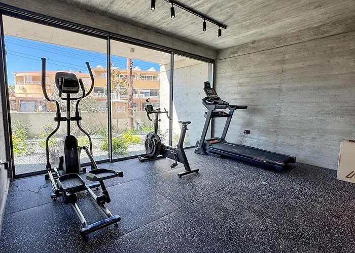 Malberry Park 102 - Modern With Shared Heated Pool, Sauna, Gym, Jacuzzi Paphos