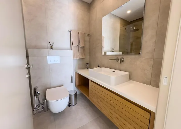 Apartmán Malberry Park 102 - Modern With Shared Heated Pool, Sauna, Gym, Jacuzzi Paphos