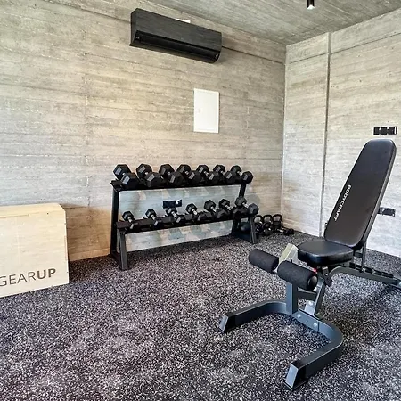 Apartment Malberry Park 102 - Modern 2 Bedroom With Pool, Gym, Jaccuzi