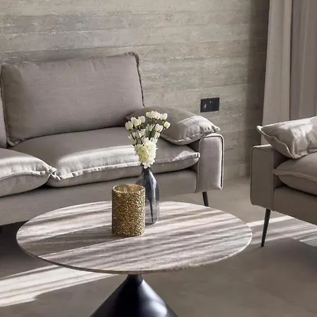 Apartment Malberry Park 102 - Modern 2 Bedroom With Pool, Gym, Jaccuzi