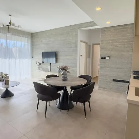 Malberry Park 102 - Modern With Shared Heated Pool, Sauna, Gym, Jacuzzi Apartman Paphos