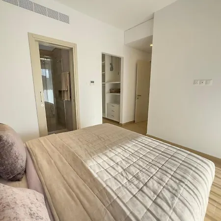 Apartment Malberry Park 102 - Modern 2 Bedroom With Pool, Gym, Jaccuzi