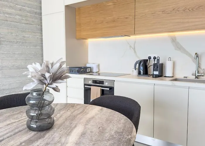 Daire Malberry Park 102 - Modern With Shared Heated Pool, Sauna, Gym, Jacuzzi Pafos