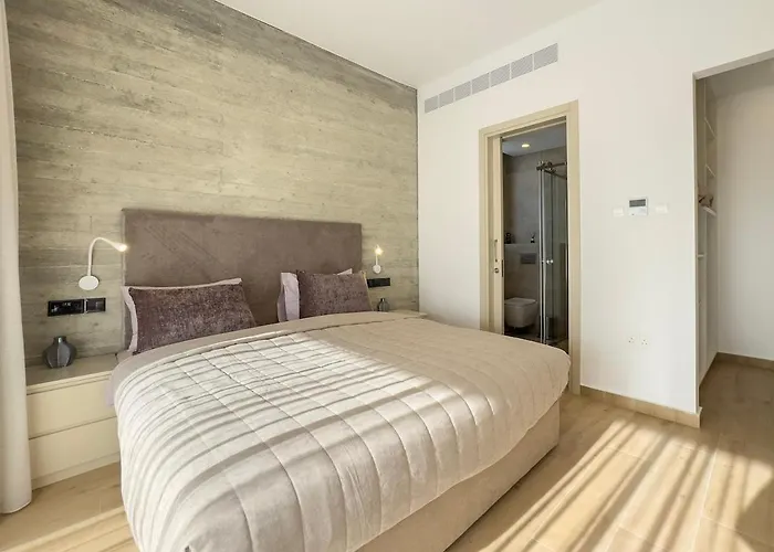 Malberry Park 102 - Modern With Shared Heated Pool, Sauna, Gym, Jacuzzi Daire Pafos