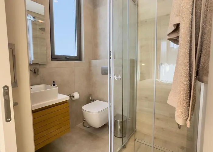 Malberry Park 102 - Modern With Shared Heated Pool, Sauna, Gym, Jacuzzi Daire