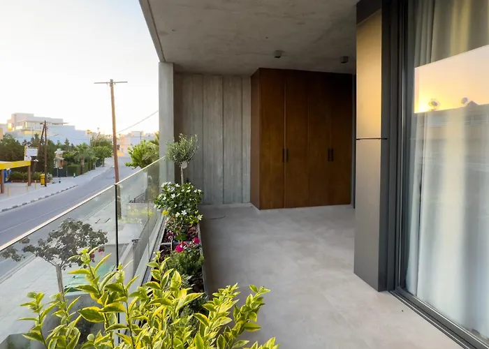 Malberry Park 102 - Modern With Shared Heated Pool, Sauna, Gym, Jacuzzi